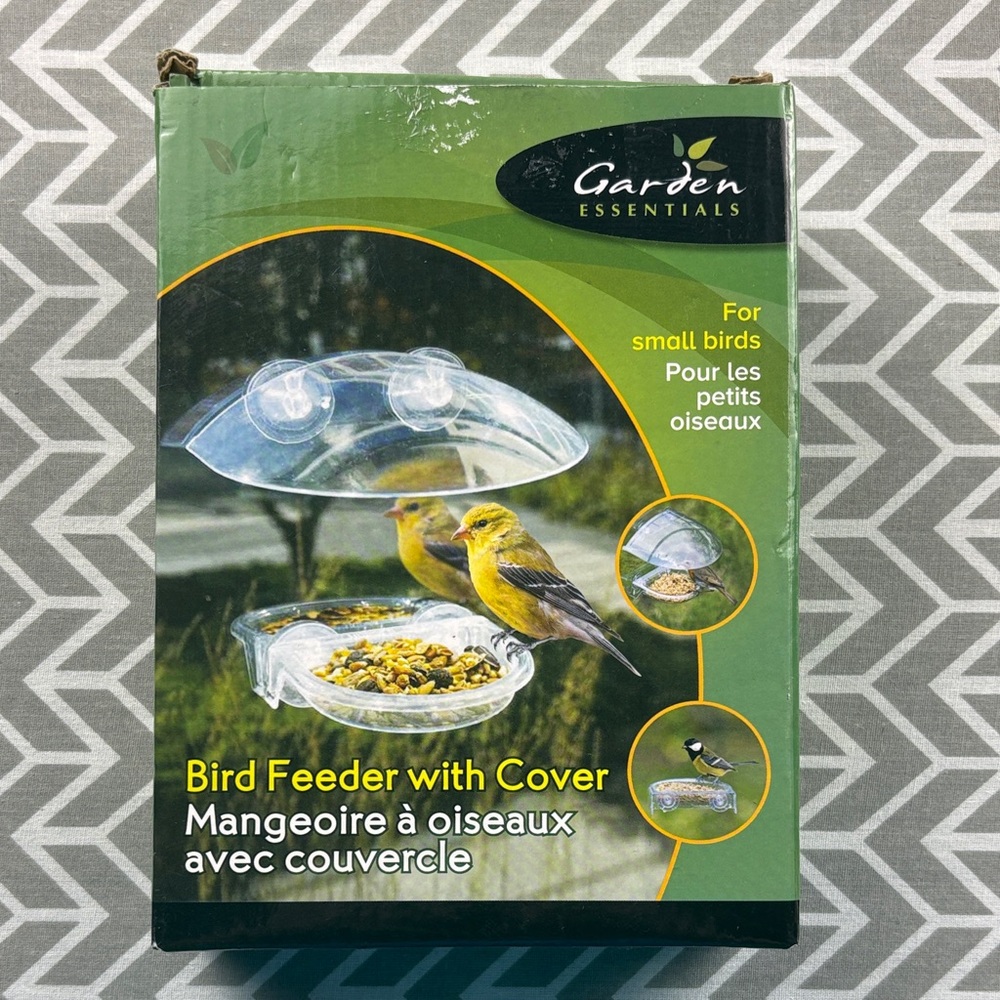 Garden Essentials Clear Bird Feeder with Cover